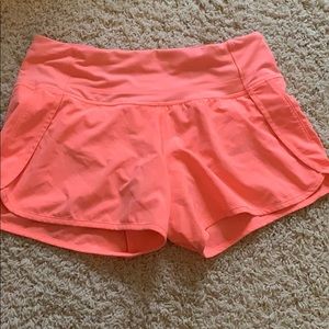 Coral lulu run time shorts size 4
